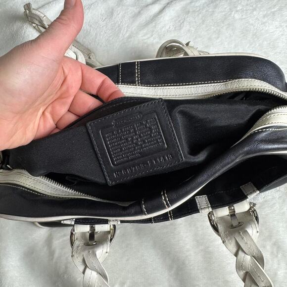 Vintage Y2K Coach Soho Black and White Leather Shoulder Bag - Picture 5 of 6